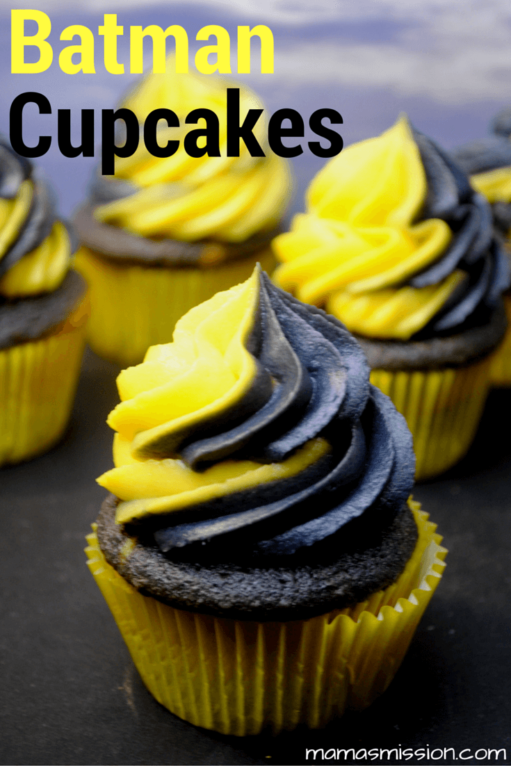 Hosting a Batman vs. Superman party? These fun Black and Yellow swirled Batman cupcakes can also be filled, and will be the super hero of the party!
